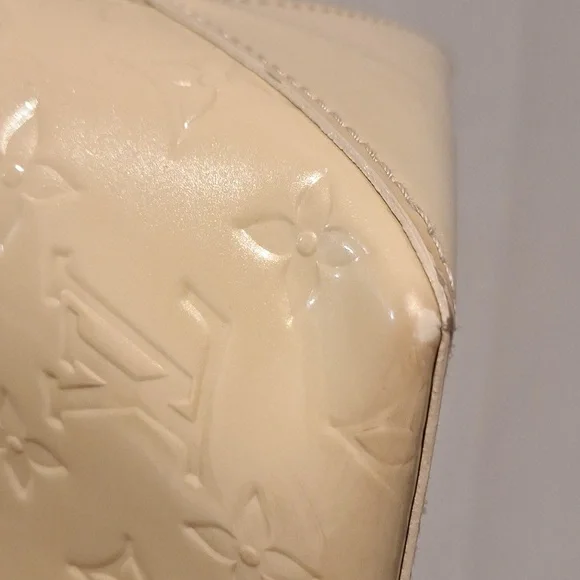 Louis Vuitton Cream Iridescent Patent Leather Tote - Picture 8 of 16